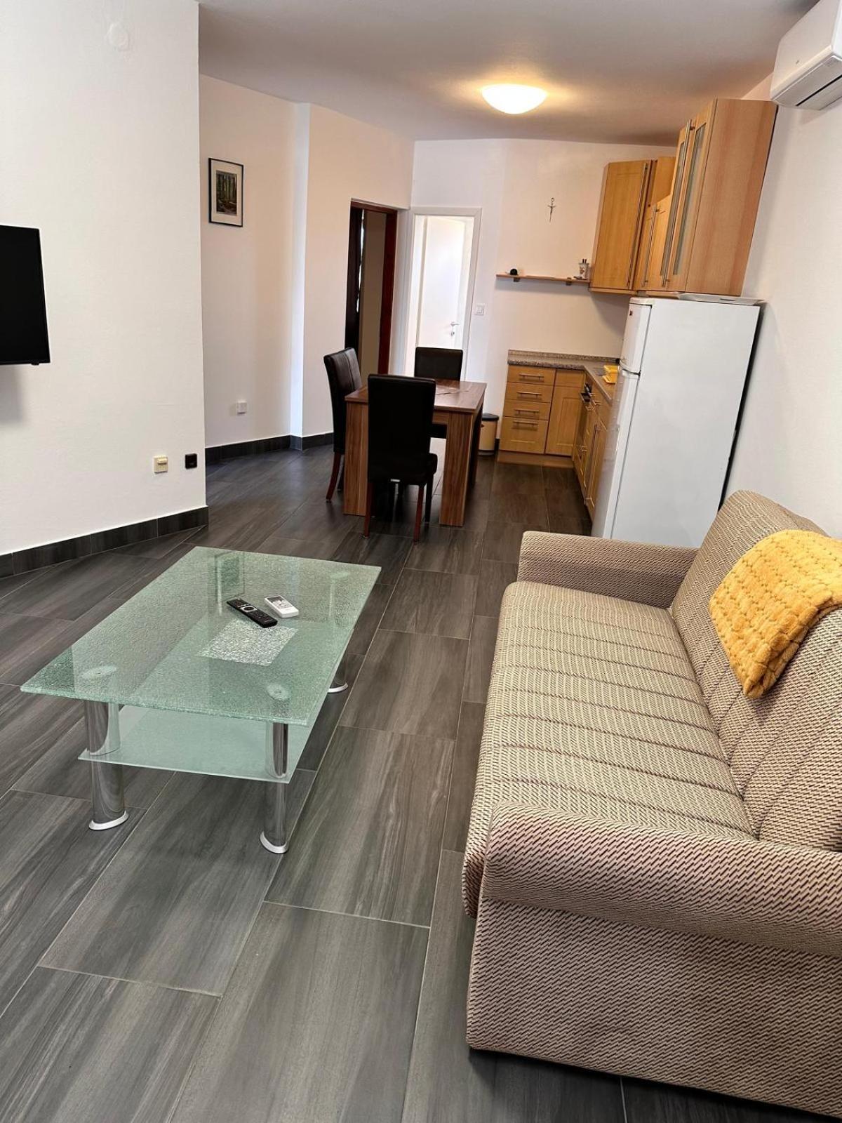 Apartman Nikola Salatić Zewnętrze zdjęcie